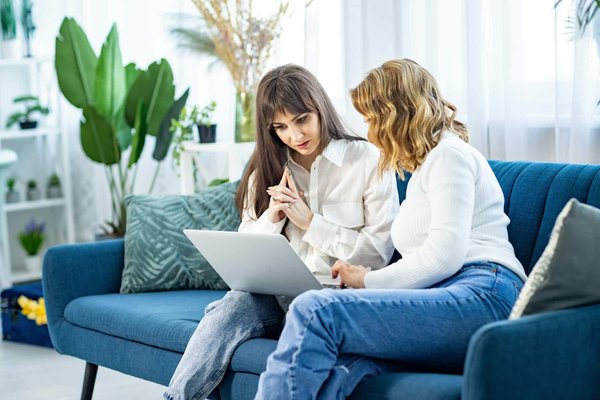 Pourquoi opter pour les magazines en ligne pour suivre l'actualité ?